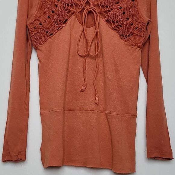 Free People Boho Distressed Crochet Lace Up Back Top Size XS - Picture 7 of 8